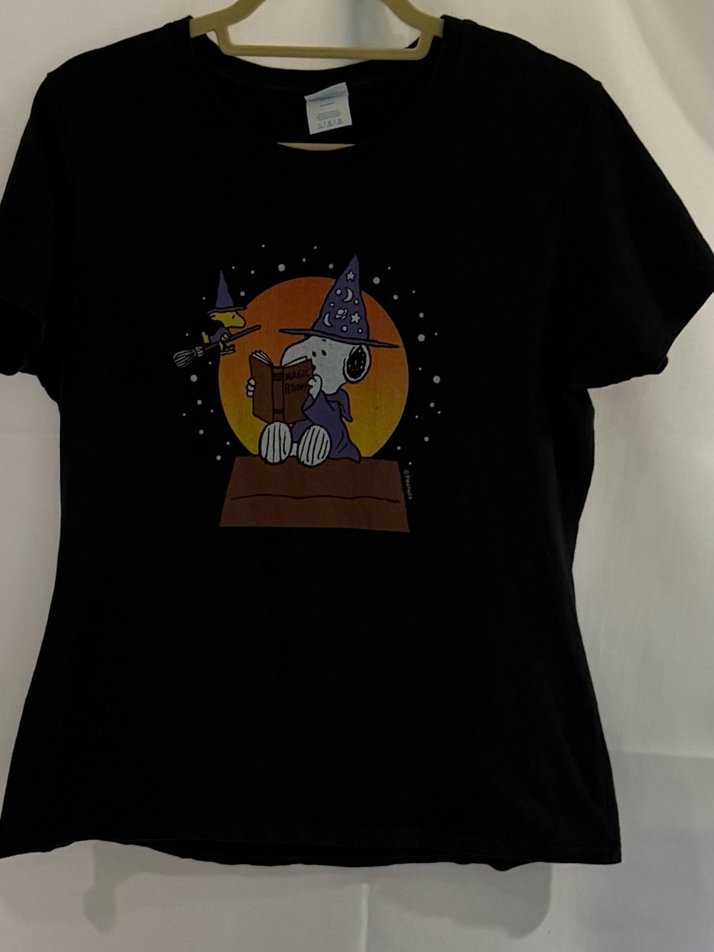 Peanuts Snoopy Halloween Wizard Graphic Tee Black Women's Size L